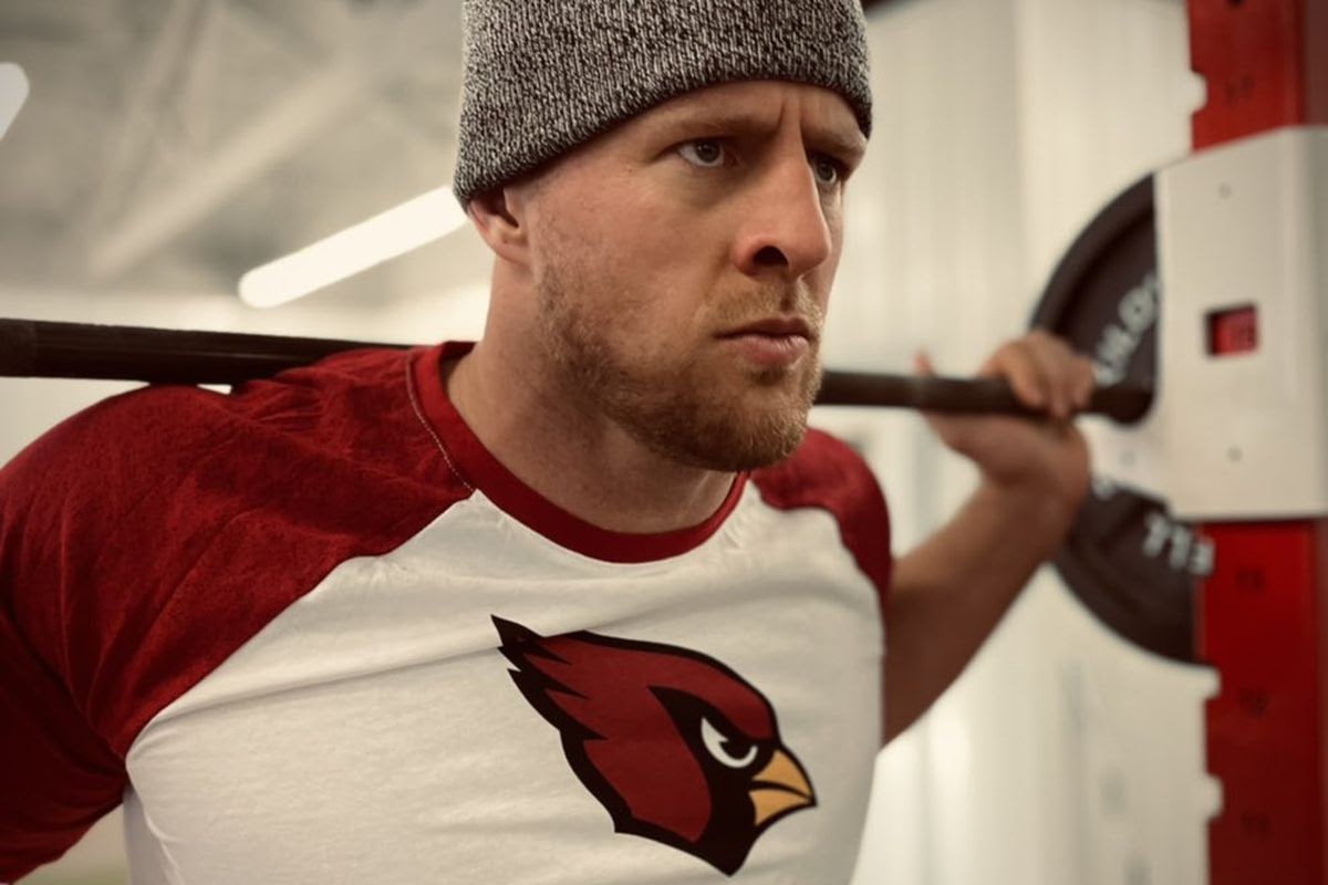 NFL: JJ Watt of the Arizona Cardinals announces his retirement - BBC Sport